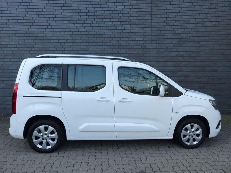 Gebraucht Opel Combo Life Edition 102 PS (75 kW) 2018 Weiß Van / Kleinbus