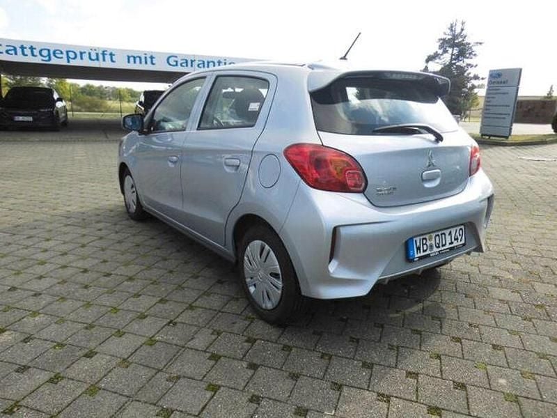 Gebraucht Mitsubishi Space Star Select 71 PS (52 kW) 2024 Silber Limousine