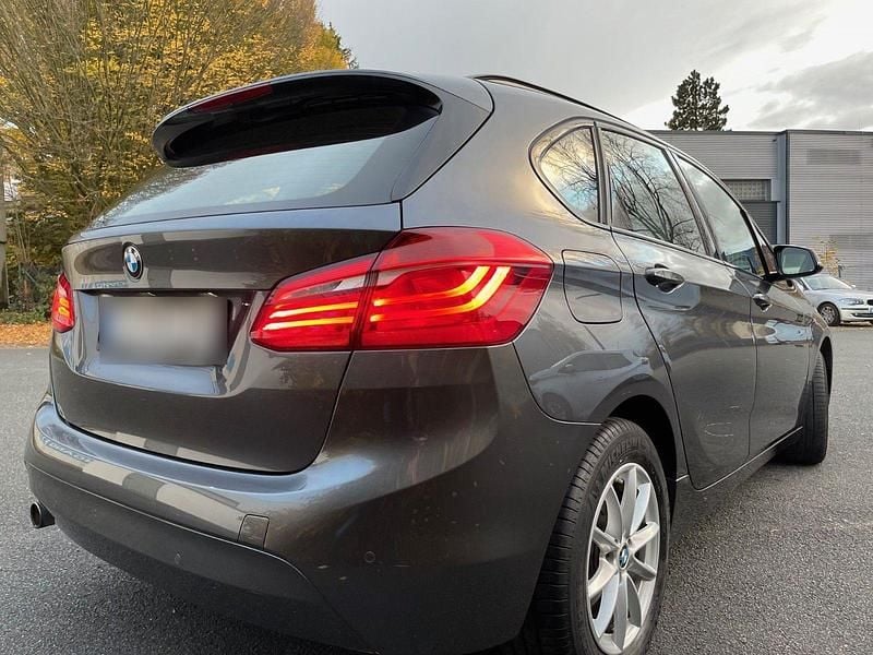 Używany BMW 218 Active Tourer Advantage 150 KM (110 kW) 2017 Szary Minivan