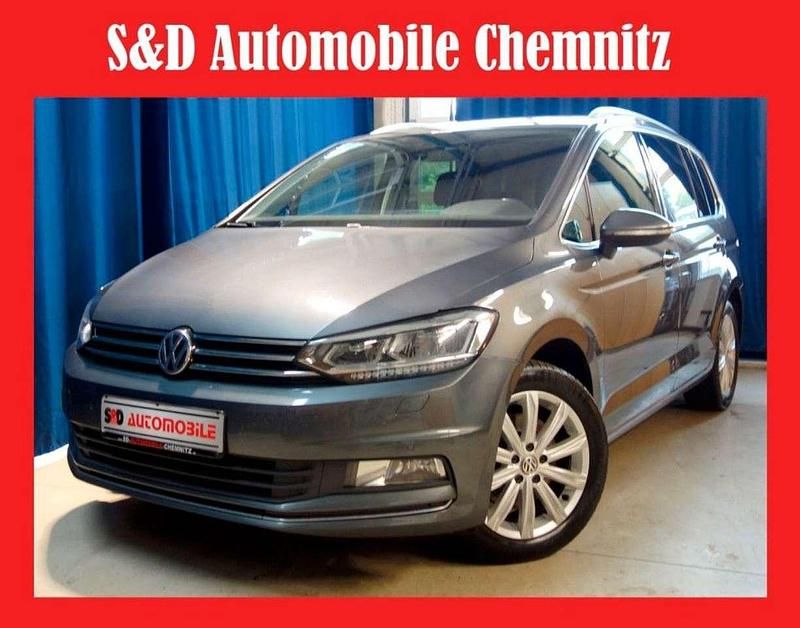 Grau Gebraucht 2017 VW Touran Highline Van / Kleinbus | 14.999 € (Fairer Preis) - Bild 1/3