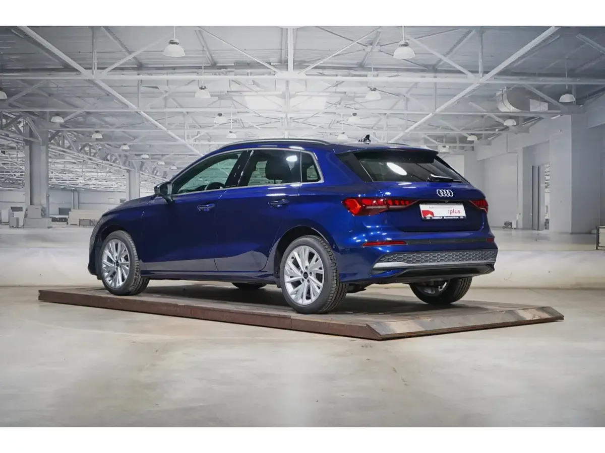 Gebraucht Audi A3 Advanced Plus 150 PS (110 kW) 2025 Navarrablau metallic Limousine