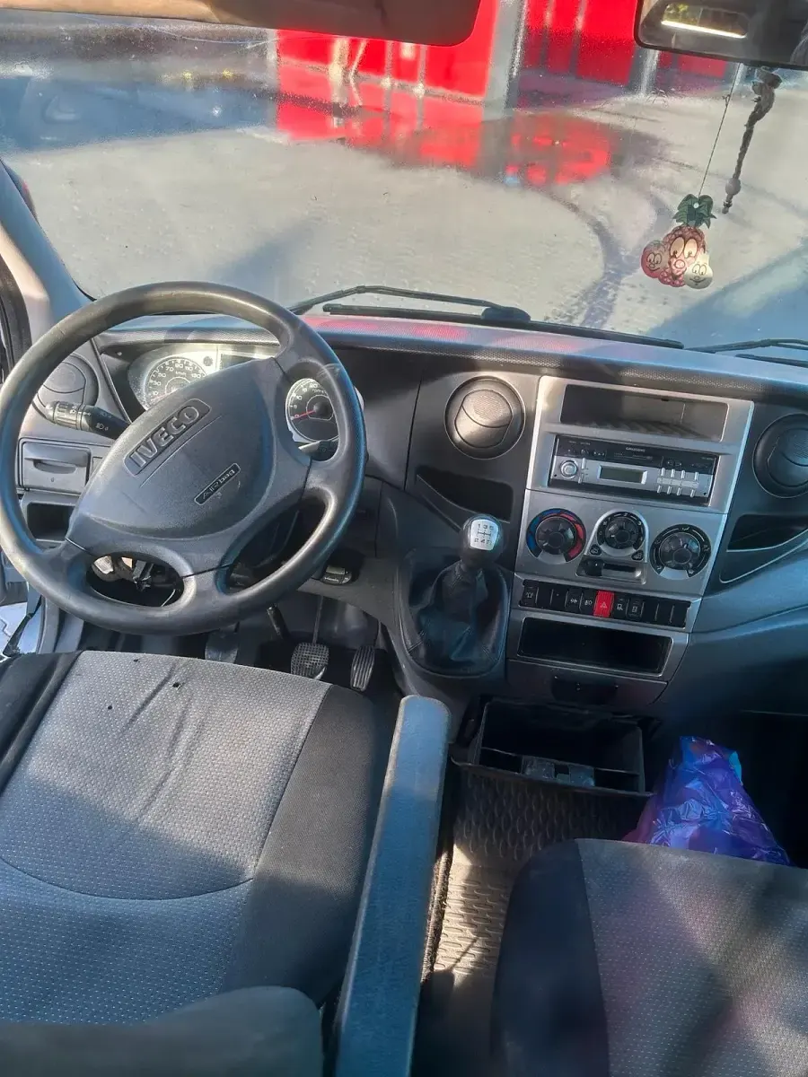 Second-hand Iveco Daily 130 CP (95 kW) 2010 Gri Berlinǎ