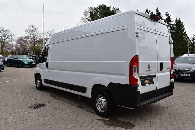 Gebraucht Peugeot Boxer 140 PS (102 kW) 2024 Kaolin weiß Van