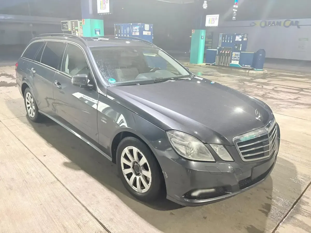 Gebraucht Mercedes E350 231 PS (169 kW) 2010 Grau Kombi