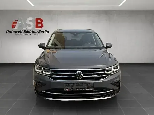 Gebraucht VW Tiguan Elegance 150 PS (110 kW) 2022 Delfingrau SUV