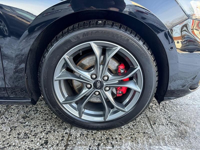 Gebraucht Ford Focus ST-Line 150 PS (110 kW) 2019 Schwarz Kombi