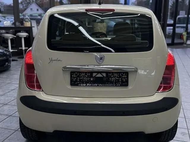 Second-hand Lancia Ypsilon 80 CP (58 kW) 2006 Galben Hatchback