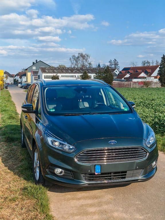 Gebraucht Ford S-MAX Titanium 241 PS (177 kW) 2016 Grün Van / Kleinbus