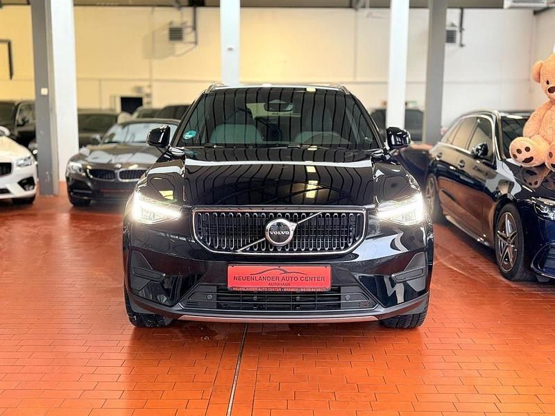 Gebraucht Volvo XC40 163 PS (119 kW) 2023 Schwarz SUV