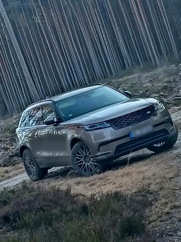 Braun Gebraucht 2017 Land Rover Range Rover Velar SUV | 29.900 € (Fairer Preis) - Bild 1/4