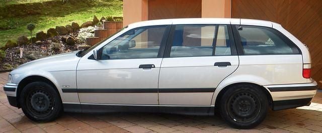 Gebraucht BMW 318 116 PS (85 kW) 1998 Silber Kombi