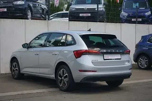 Gebraucht Skoda Scala 116 PS (85 kW) 2019 Silber Kleinwagen