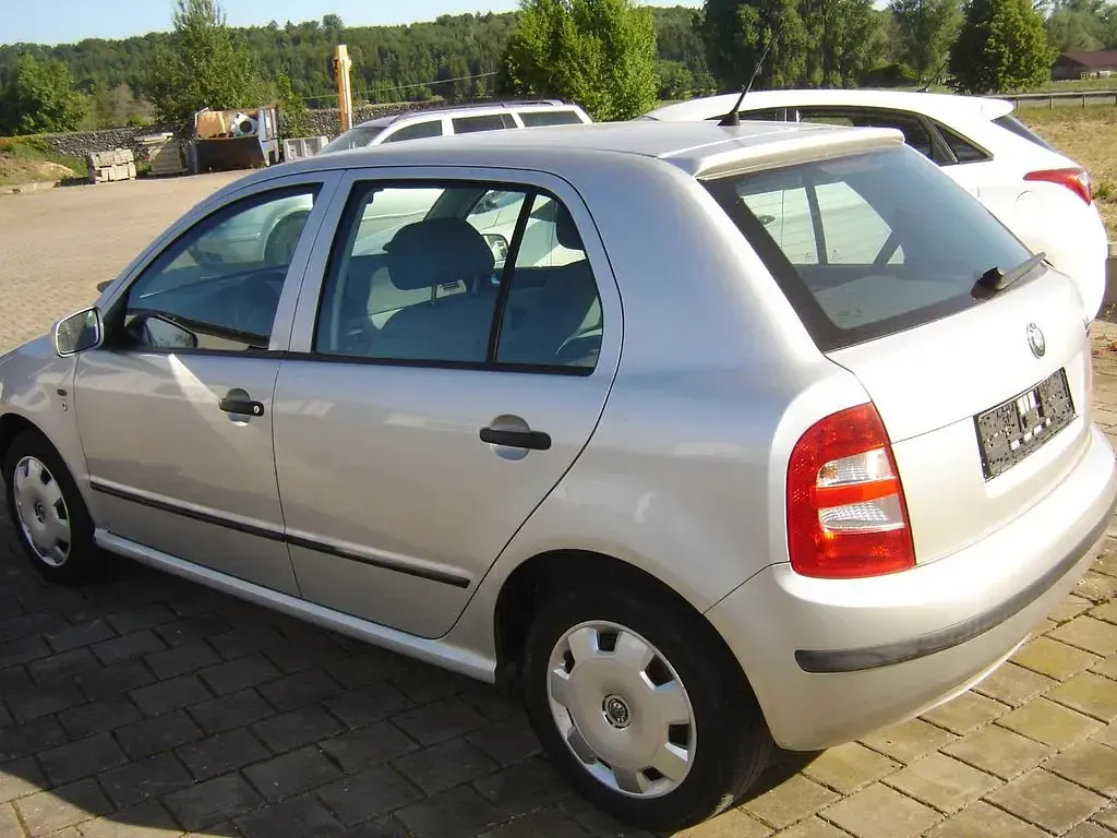 Gebraucht Skoda Fabia Classic 75 PS (55 kW) 2000 Silber Limousine