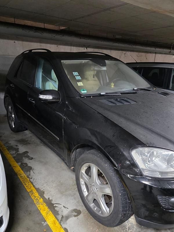 Gebraucht Mercedes ML320 224 PS (164 kW) 2006 Schwarz SUV