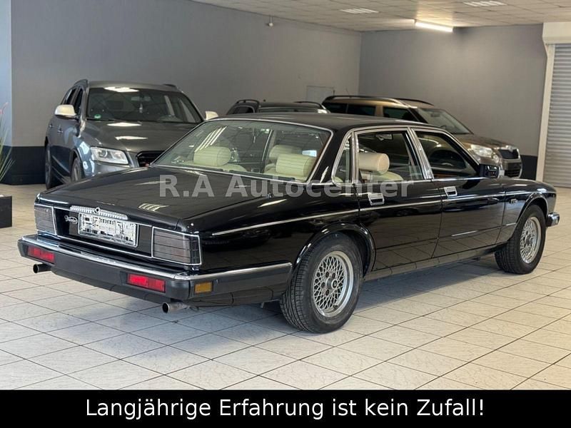 Gebraucht Jaguar XJ40 222 PS (163 kW) 1990 Schwarz Limousine