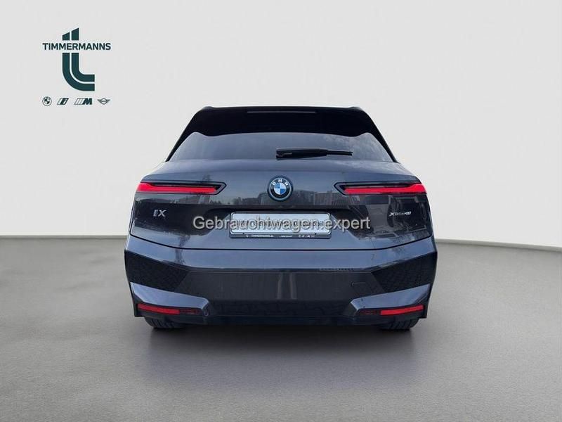 Gebraucht BMW iX 239 kW (326 PS) 2022 Sophisto grau brillant (metallic) SUV