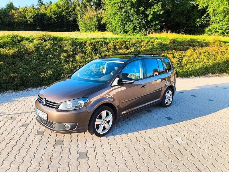 Braun Gebraucht 2012 VW Touran Match Van / Kleinbus | 5.800 € (Guter Preis) - Bild 1/4