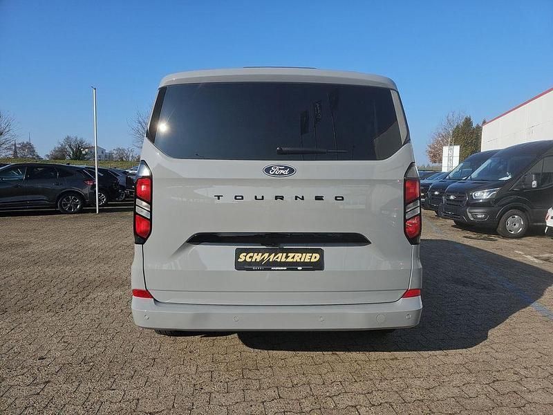 Neu Ford Tourneo Titanium 170 PS (125 kW) 2026 Grau Van / Kleinbus