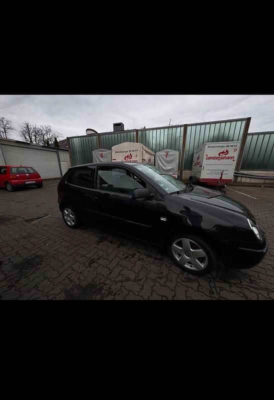 Gebraucht VW Polo 75 PS (55 kW) 2002 Schwarz Kleinwagen