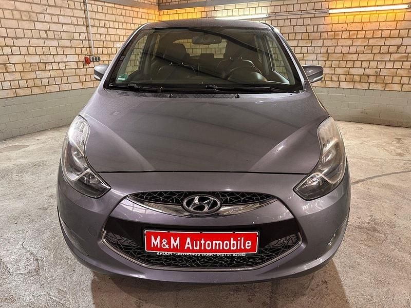 Gebraucht Hyundai ix20 Edition 116 PS (85 kW) 2012 Grau Kleinwagen