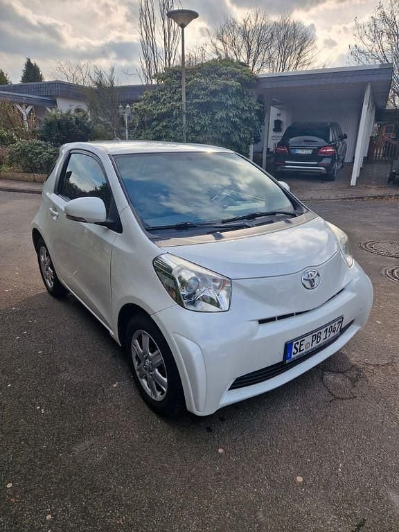 Gebraucht Toyota iQ 90 PS (66 kW) 2010 Weiß Kleinwagen