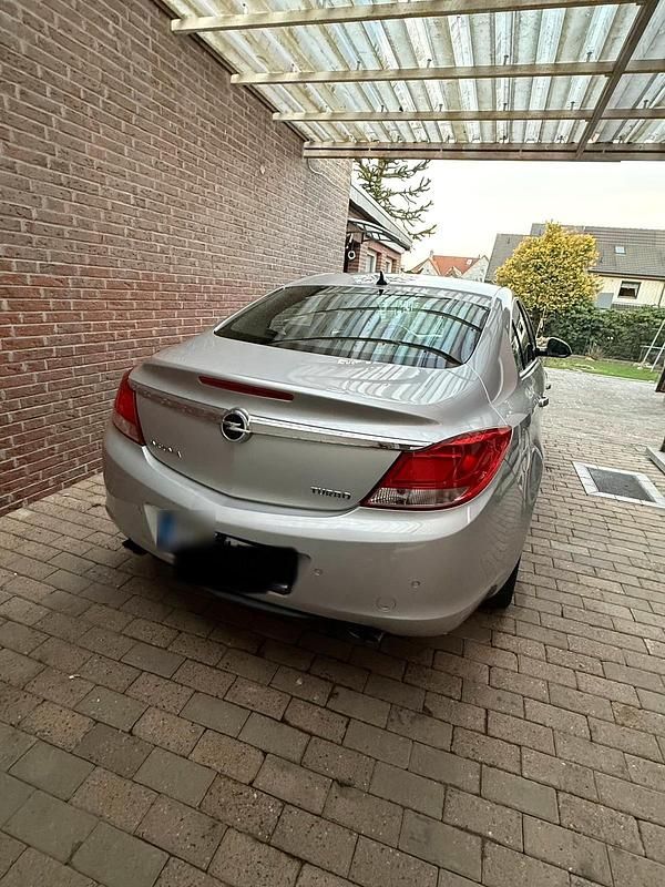 Gebraucht Opel Insignia 220 PS (161 kW) 2010 Silber Limousine