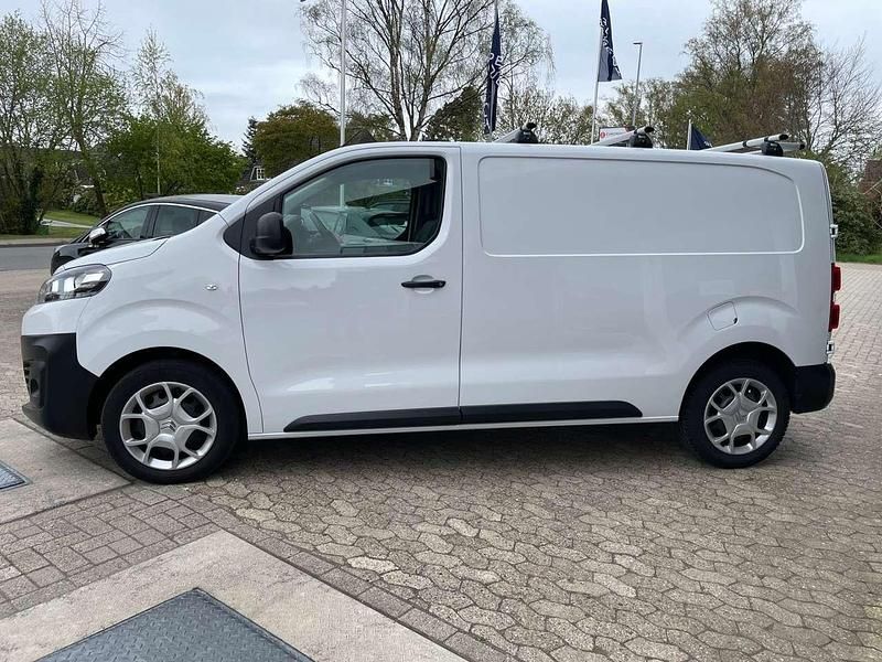 Second-hand Citroën Jumpy 144 CP (105 kW) 2023 Alb Monovolum