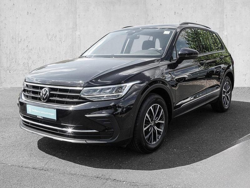 Schwarz Gebraucht 2024 VW Tiguan Life SUV | 32.270 € (Superpreis) - Bild 1/4