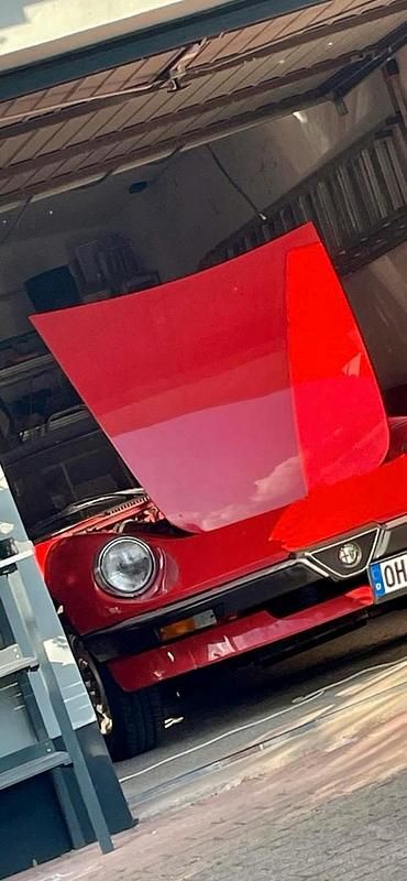 Rot Gebraucht 1985 Alfa Romeo Spider Cabrio | 10.150 € - Bild 1/4