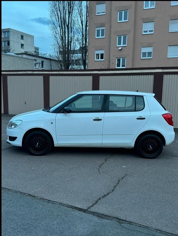 Gebraucht Skoda Fabia Cool Edition 60 PS (44 kW) 2015 Weiß Kleinwagen