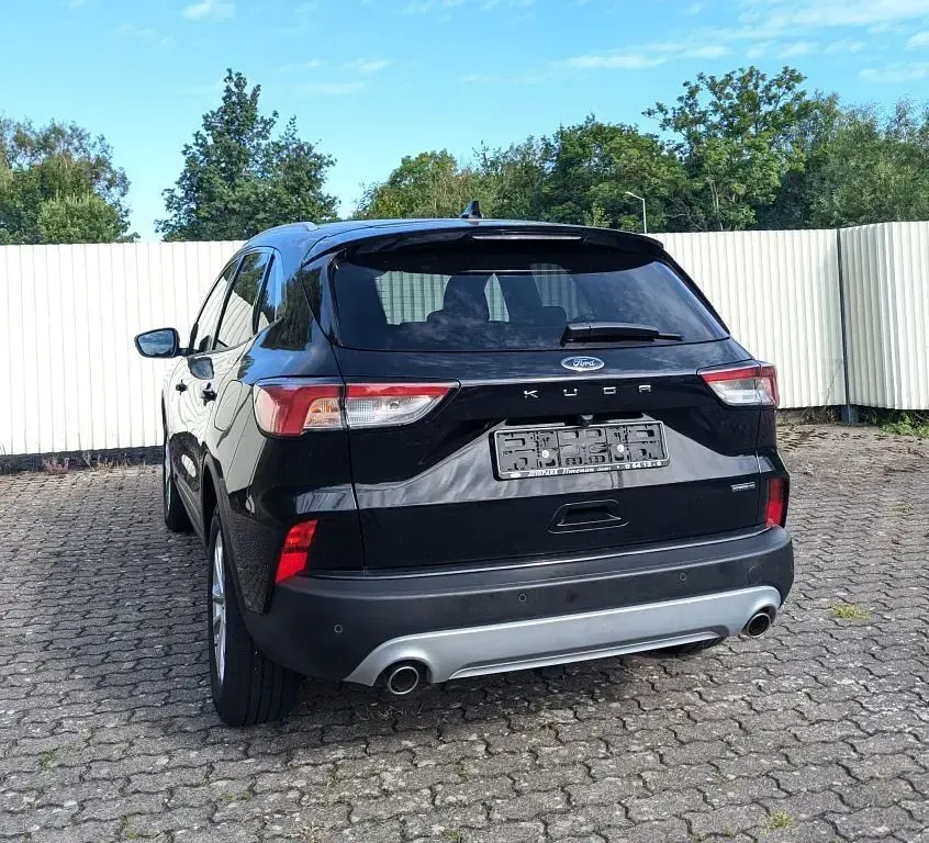 Gebraucht Ford Kuga Titanium 190 PS (139 kW) 2022 Schwarz SUV
