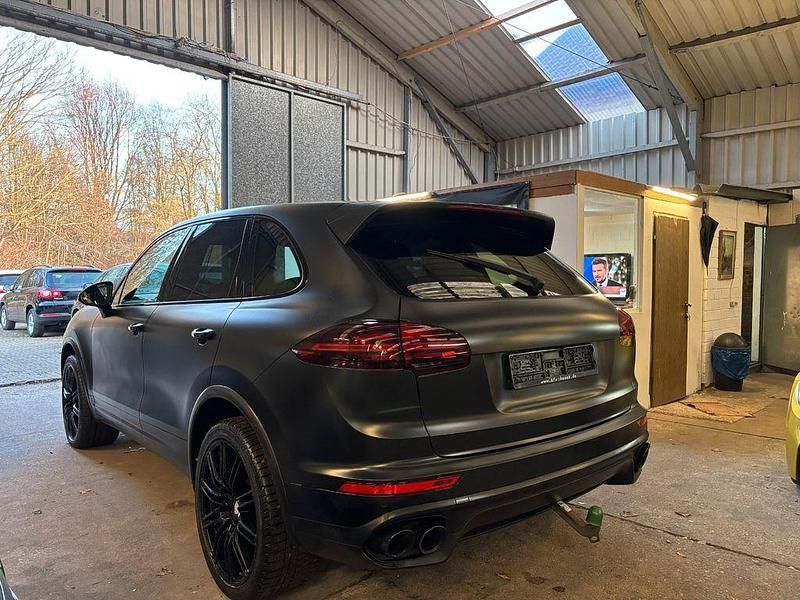 Gebraucht Porsche Cayenne Turbo 519 PS (381 kW) 2015 Schwarz SUV