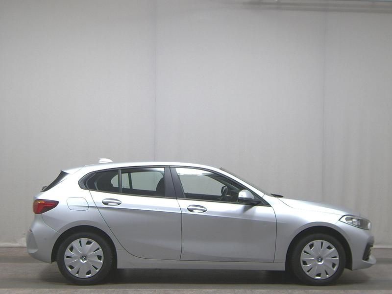 Silber Gebraucht 2020 BMW 116 Performance Kleinwagen | 15.680 € (Fairer Preis) - Bild 1/4