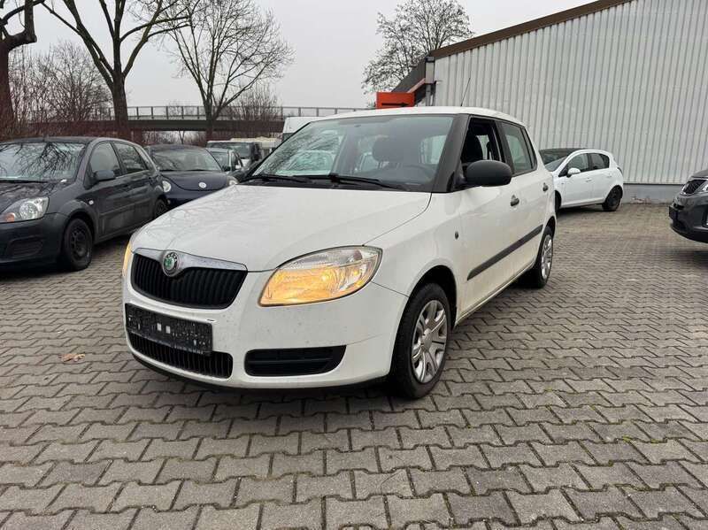 Candyweiss Gebraucht 2009 Skoda Fabia Classic Kleinwagen | 2.490 € (Fairer Preis) - Bild 1/4