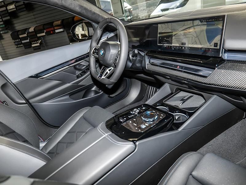 Gebraucht BMW 540 M Sport 286 PS (210 kW) 2025 Grau Limousine