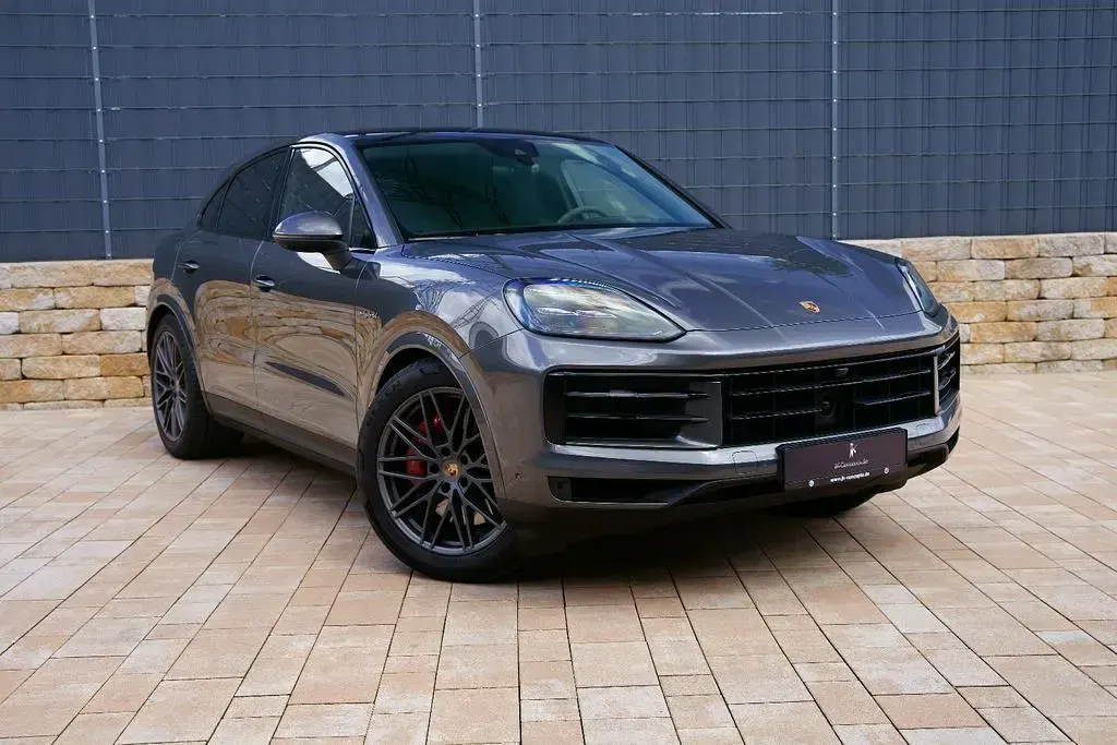 Gebraucht Porsche Cayenne 519 PS (381 kW) 2024 Grau SUV