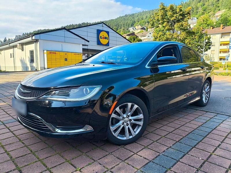 Usado Chrysler 200 186 HP (136 kW) 2019 Preto Sedan