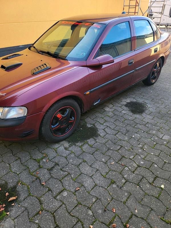 Gebraucht Opel Vectra 101 PS (74 kW) 1998 Rot Limousine