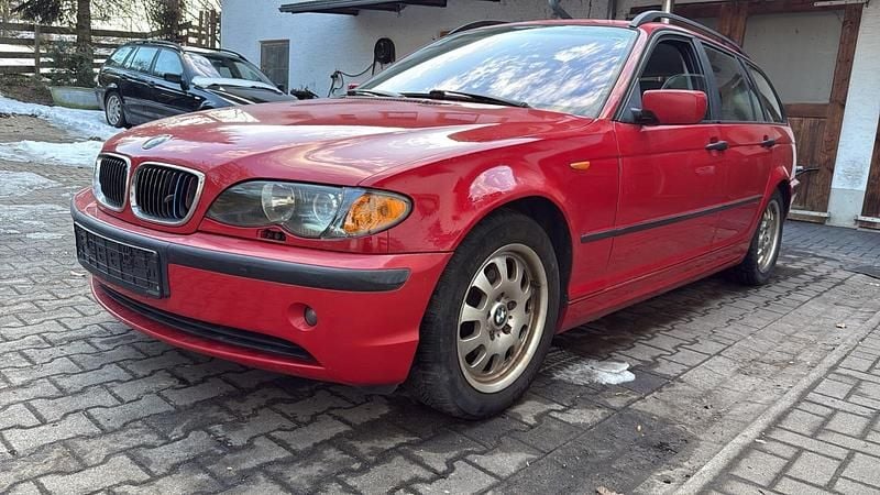 Rot Gebraucht 2002 BMW 318 Kombi | 1.299 € (Guter Preis) - Bild 1/4