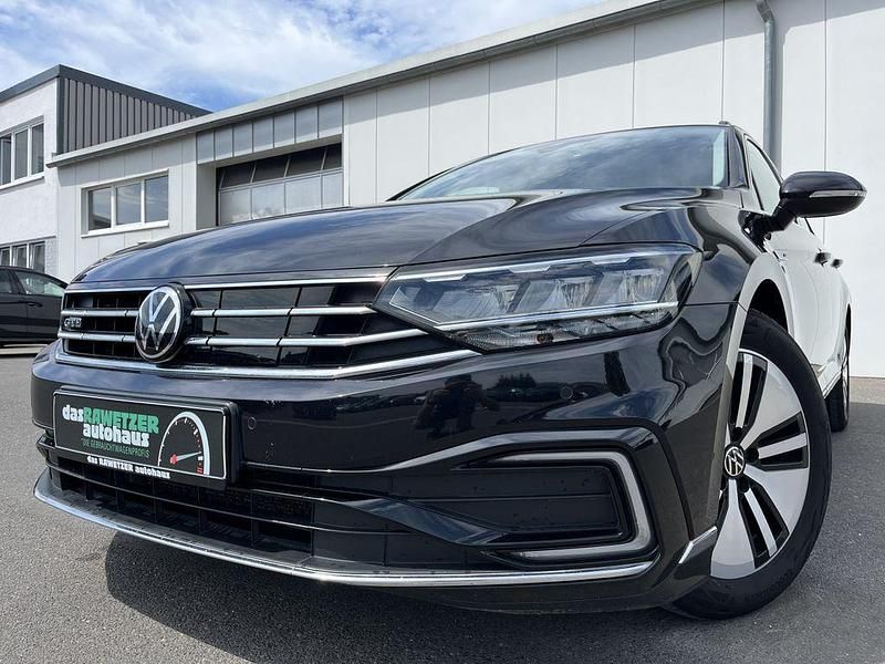 Deep black Gebraucht 2021 VW Passat GTE Kombi | 14.860 € (Guter Preis) - Bild 1/4
