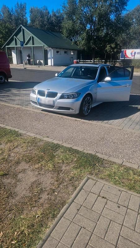 Gebraucht BMW 320 150 PS (110 kW) 2005 Silber Limousine
