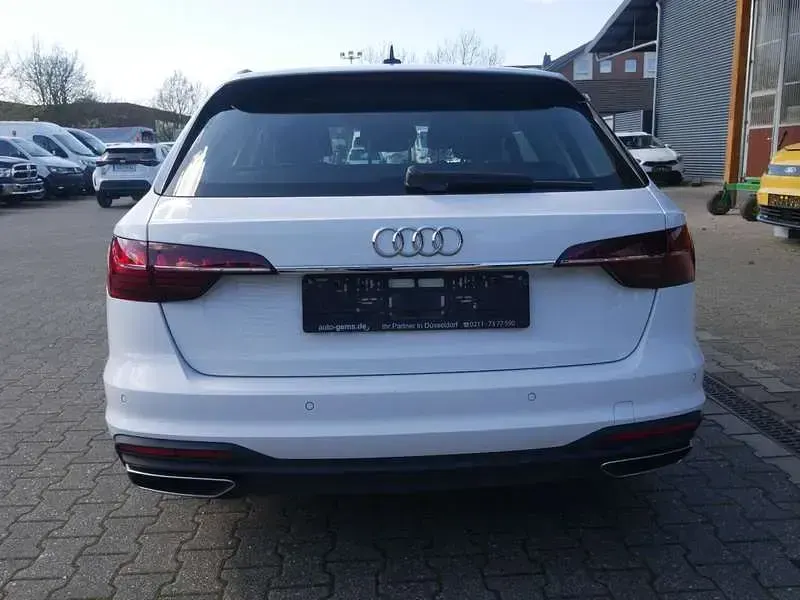 Gebraucht Audi A4 Business 150 PS (110 kW) 2023 Weiß Kombi