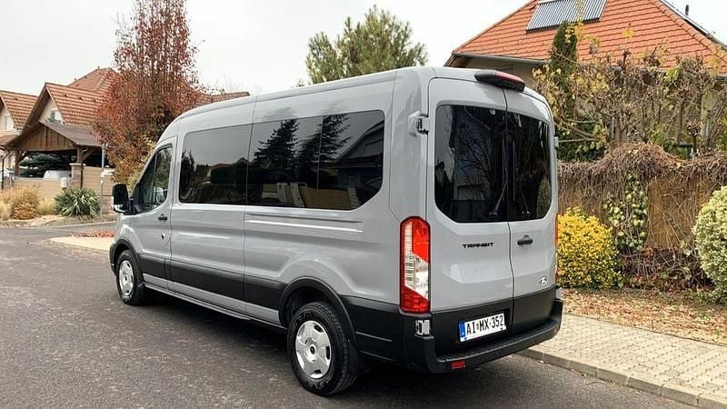 Gebraucht Ford Transit Limited 131 PS (96 kW) 2025 Grau Van / Kleinbus