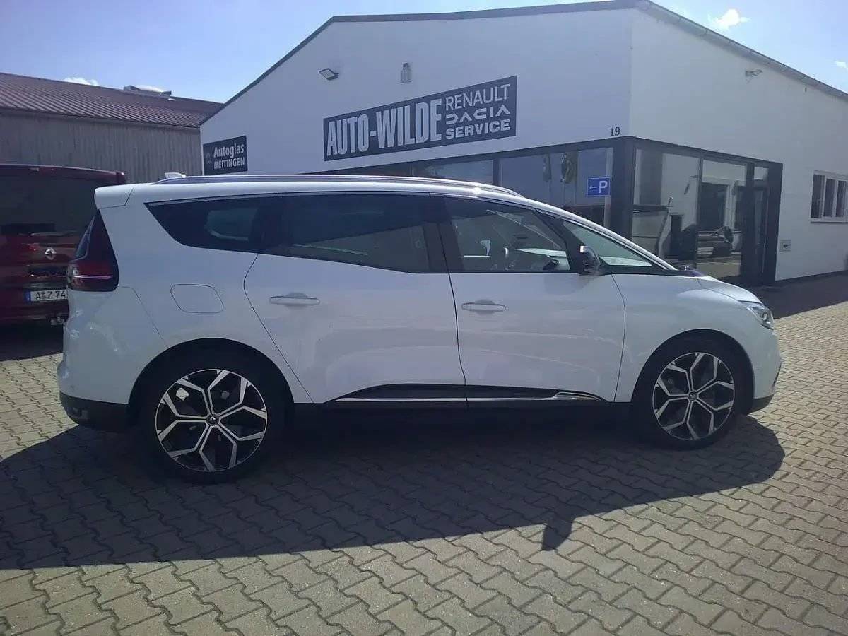 Gebraucht Renault Scenic E-Tech Techno 102 kW (140 PS) 2023 Gletscherweiss SUV