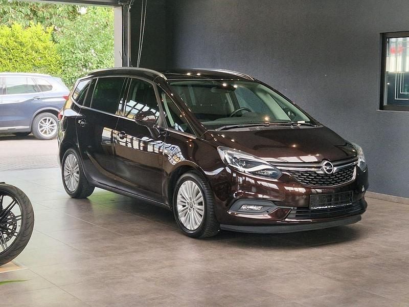 Braun Gebraucht 2016 Opel Zafira Tourer Innovation Van / Kleinbus | 13.999 € (Etwas zu teuer) - Bild 1/2