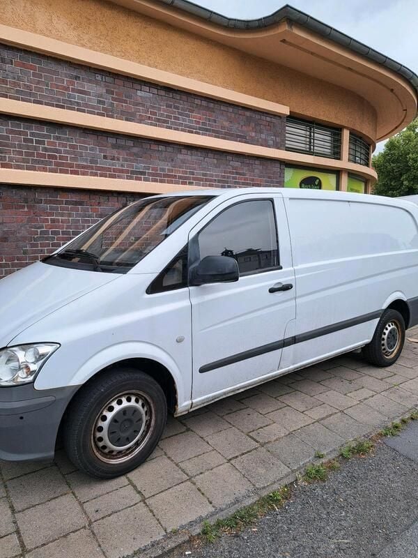 Weiß Gebraucht 2012 Mercedes Vito Van / Kleinbus | 6.900 € - Bild 1/4