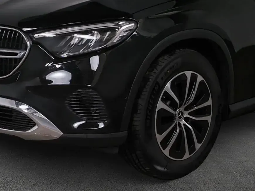 Gebraucht Mercedes GLC200 Avantgarde 204 PS (150 kW) 2025 Obsidianschwarz metallic SUV