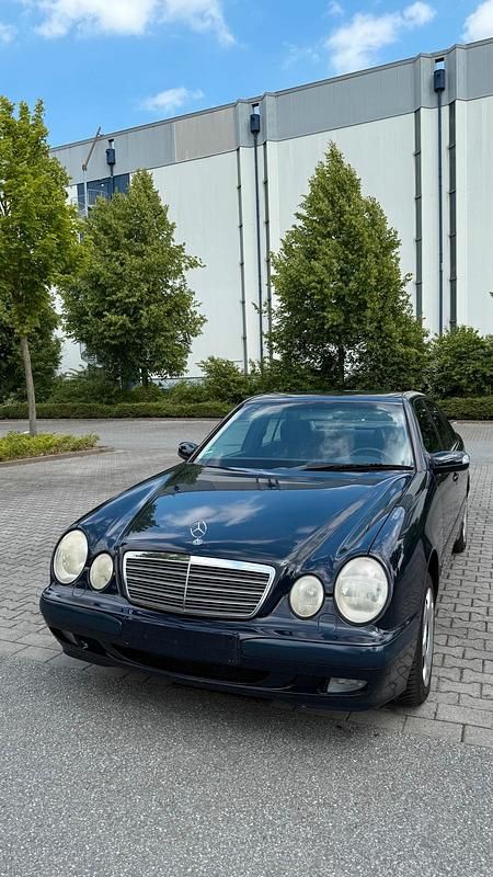 Gebraucht 2001 Mercedes E270 Limousine | 6.000 € (Fairer Preis) - Bild 1/4