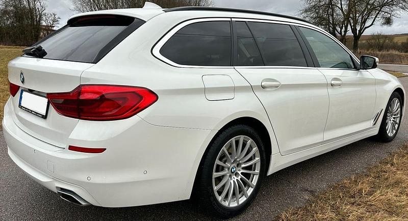 Gebraucht BMW 540 Efficient Dynamics 320 PS (235 kW) 2019 Weiß Kombi