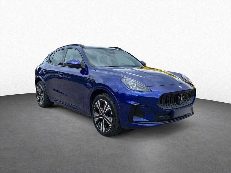 Diverse metallic Gebraucht 2024 Maserati Grecale Folgore SUV | 89.490 € (Fairer Preis) - Bild 1/4